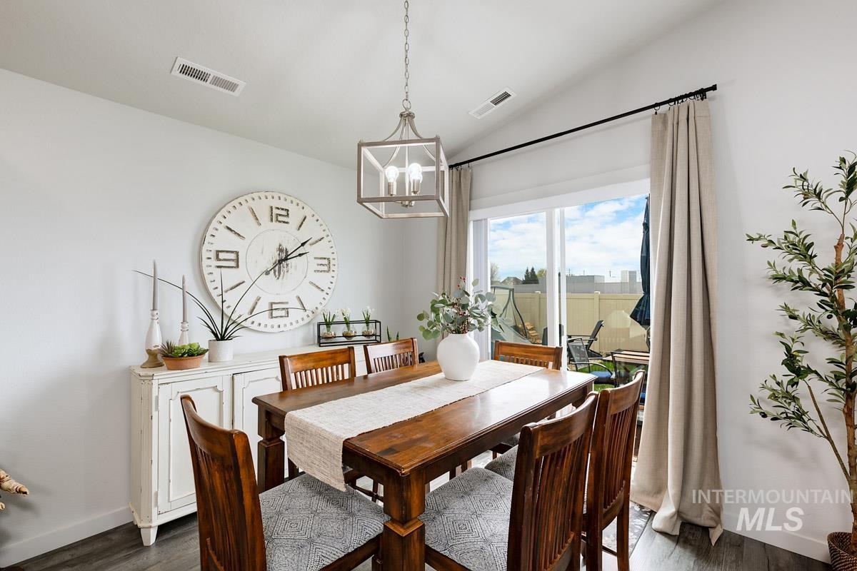 5206 Clearfield Ct, Caldwell, Idaho 83605, 3 Bedrooms, 2 Bathrooms, Residential For Sale, Price $414,900,MLS 98980514