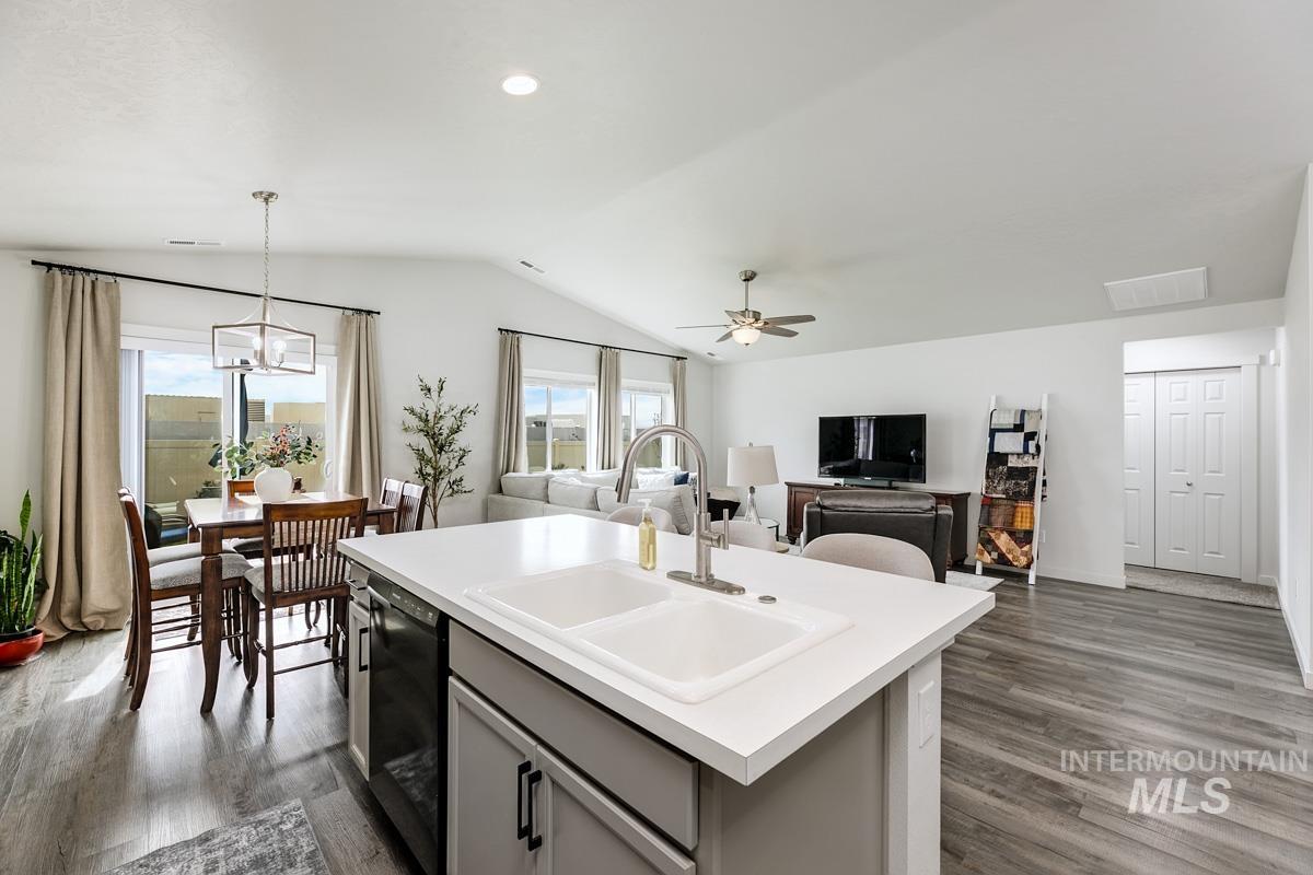 5206 Clearfield Ct, Caldwell, Idaho 83605, 3 Bedrooms, 2 Bathrooms, Residential For Sale, Price $414,900,MLS 98980514