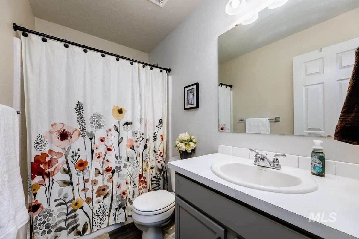 5206 Clearfield Ct, Caldwell, Idaho 83605, 3 Bedrooms, 2 Bathrooms, Residential For Sale, Price $414,900,MLS 98980514