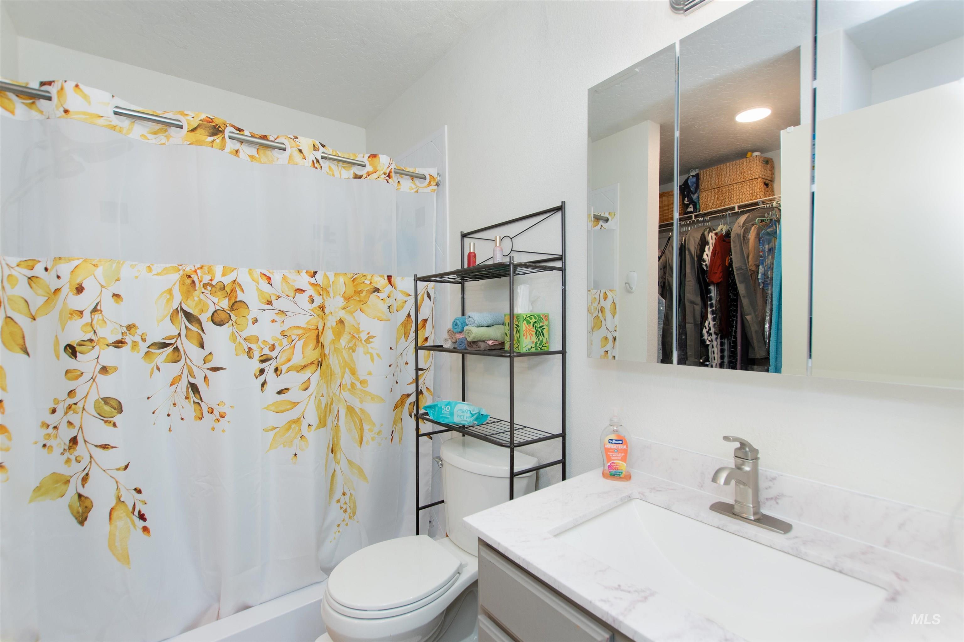 16711 Abram Ave, Caldwell, Idaho 83607, 3 Bedrooms, 2 Bathrooms, Residential For Sale, Price $358,900,MLS 98980516