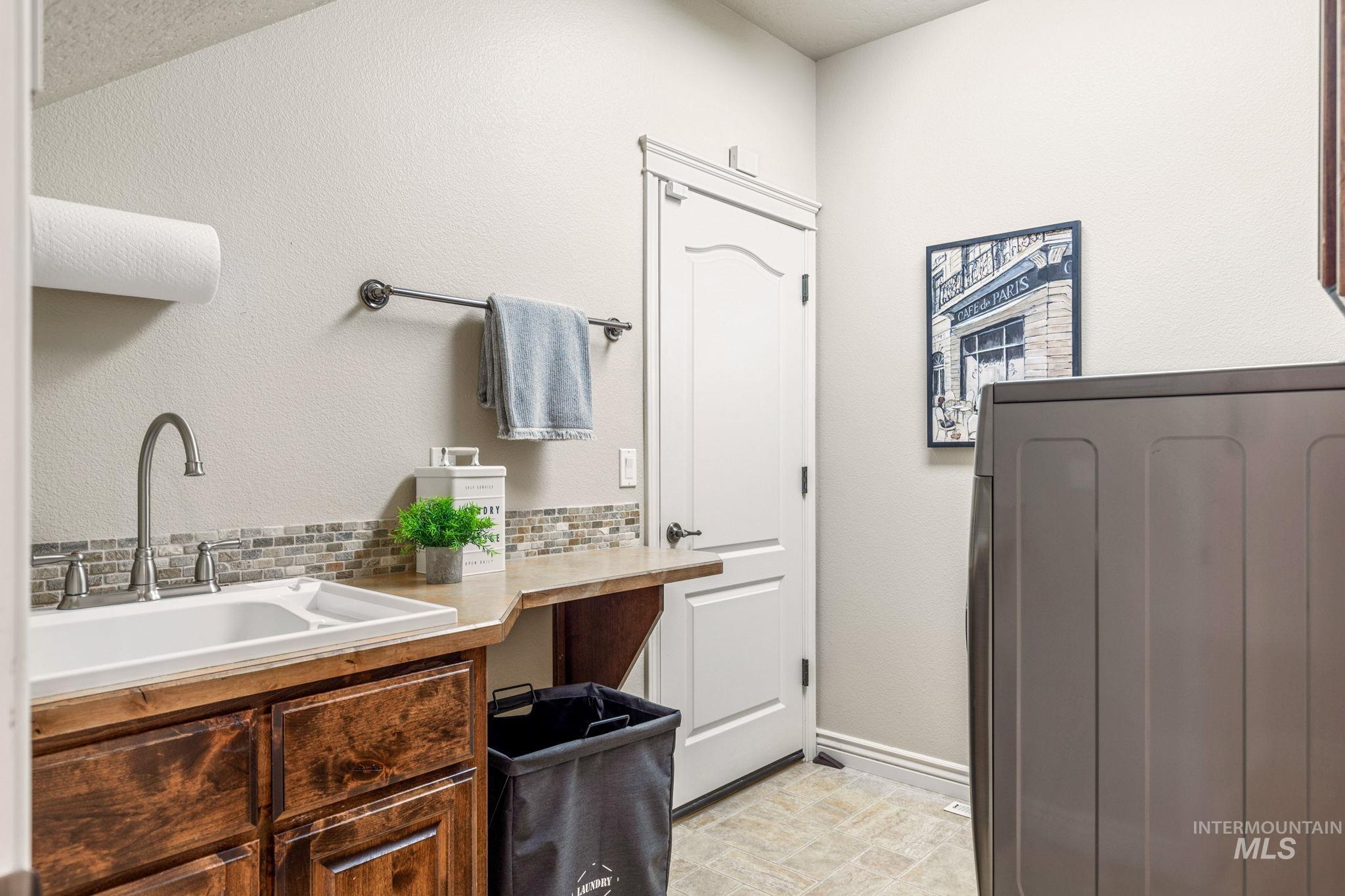 201 E Mikyl Ridge Loop, Nampa, Idaho 83686, 4 Bedrooms, 3 Bathrooms, Residential For Sale, Price $450,000,MLS 98980517