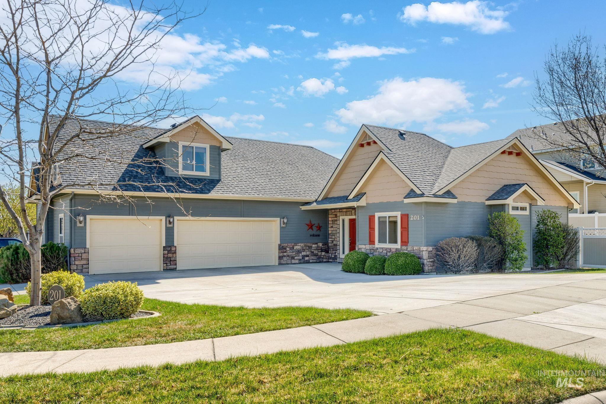 201 E Mikyl Ridge Loop, Nampa, Idaho 83686, 4 Bedrooms, 3 Bathrooms, Residential For Sale, Price $450,000,MLS 98980517