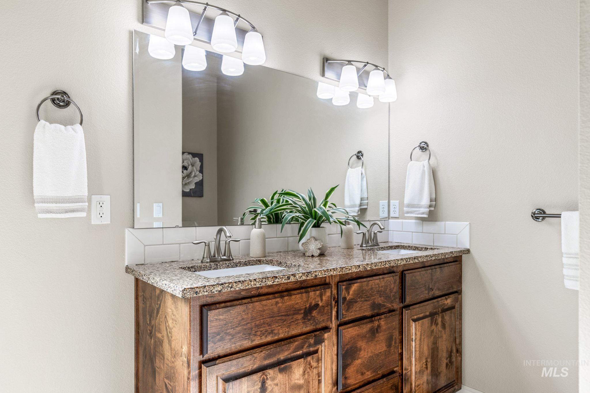 201 E Mikyl Ridge Loop, Nampa, Idaho 83686, 4 Bedrooms, 3 Bathrooms, Residential For Sale, Price $450,000,MLS 98980517