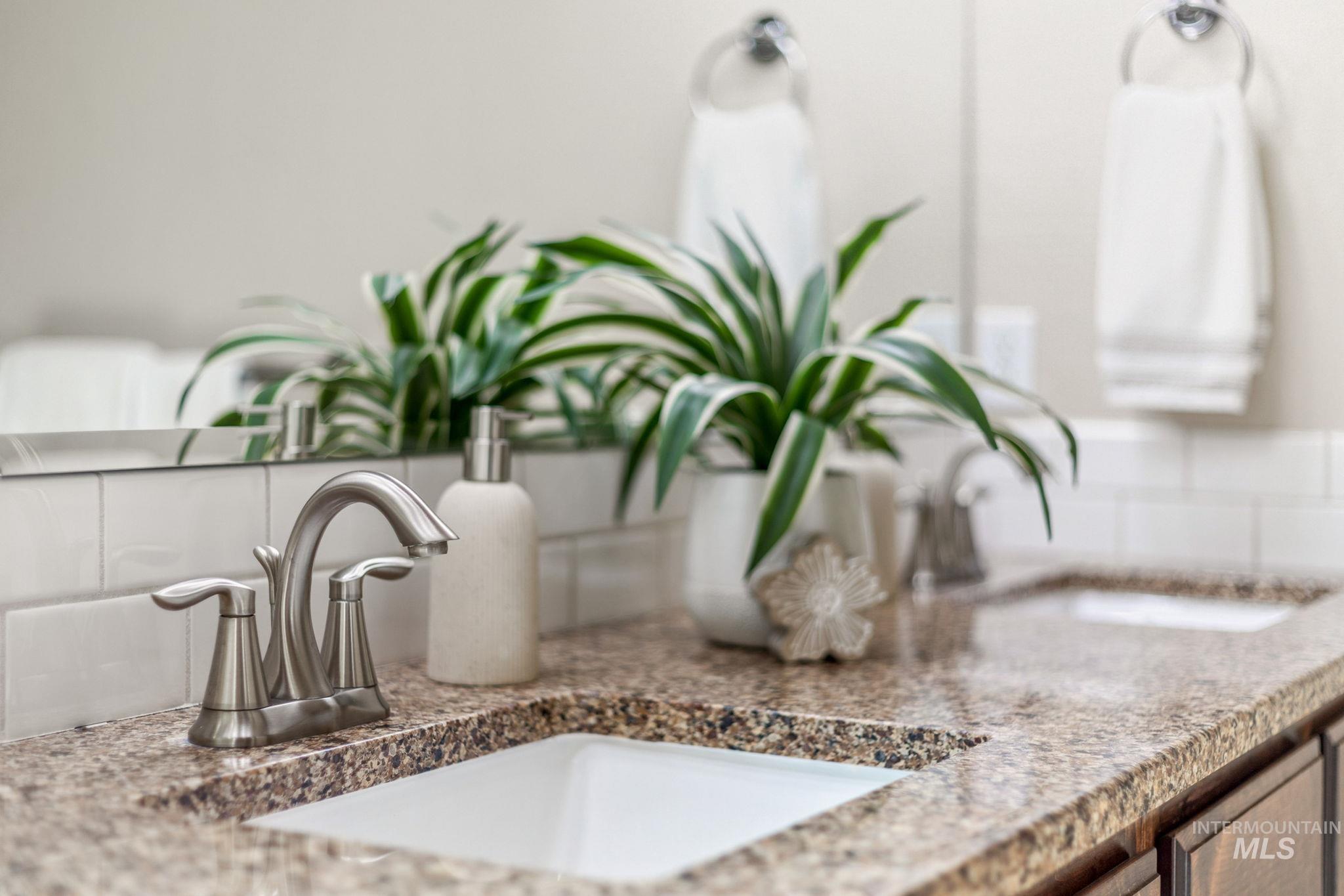 201 E Mikyl Ridge Loop, Nampa, Idaho 83686, 4 Bedrooms, 3 Bathrooms, Residential For Sale, Price $450,000,MLS 98980517