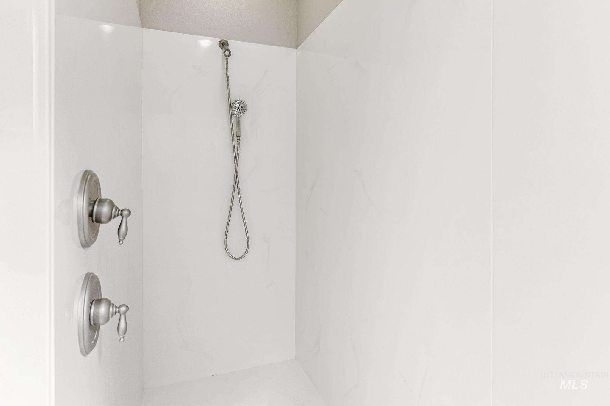 201 E Mikyl Ridge Loop, Nampa, Idaho 83686, 4 Bedrooms, 3 Bathrooms, Residential For Sale, Price $450,000,MLS 98980517