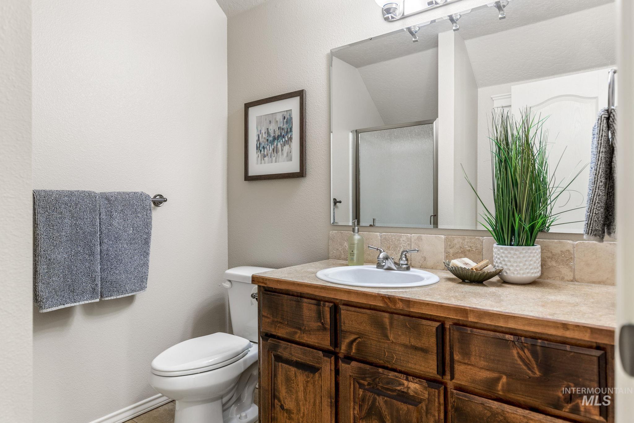 201 E Mikyl Ridge Loop, Nampa, Idaho 83686, 4 Bedrooms, 3 Bathrooms, Residential For Sale, Price $450,000,MLS 98980517