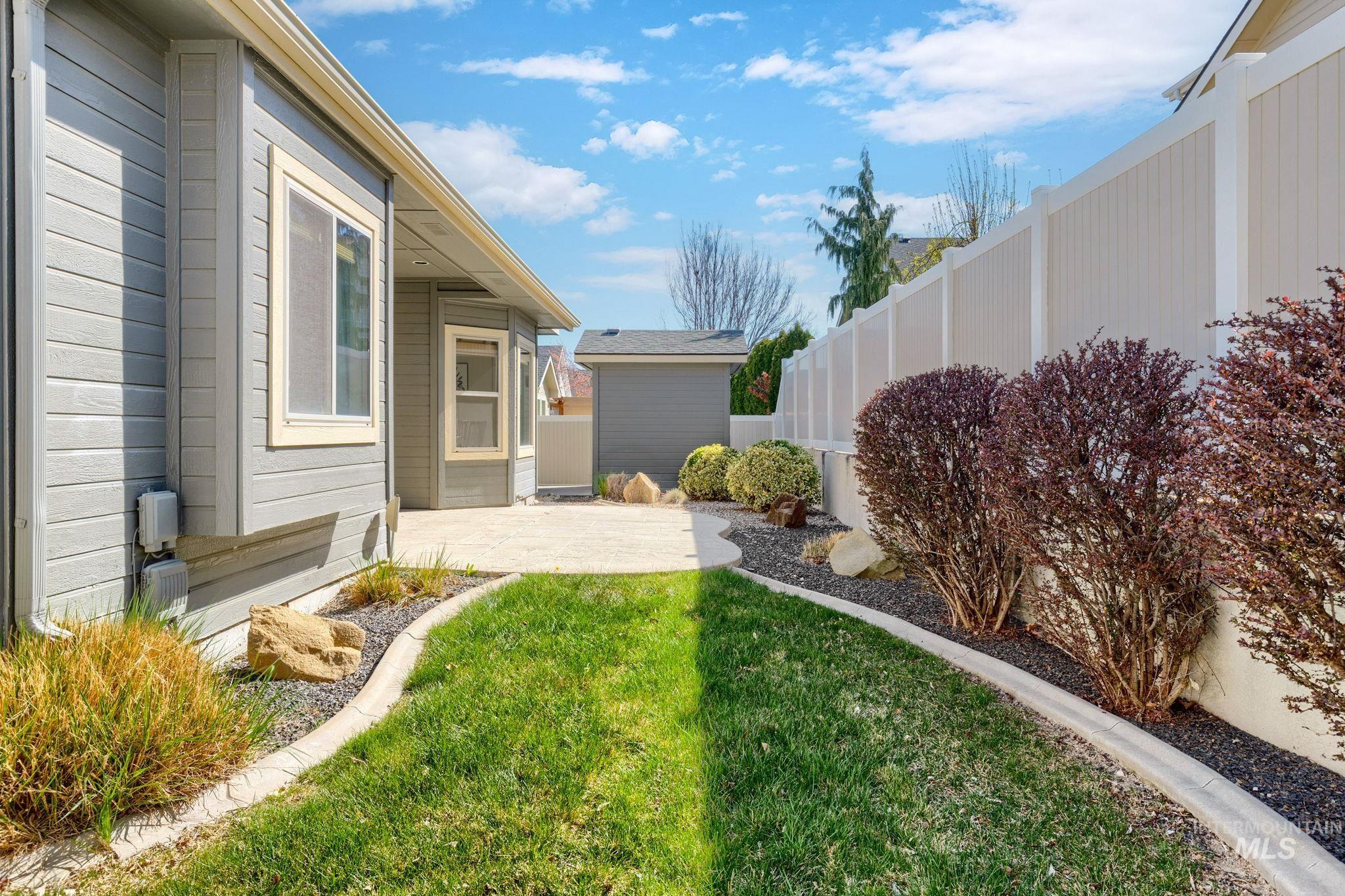 201 E Mikyl Ridge Loop, Nampa, Idaho 83686, 4 Bedrooms, 3 Bathrooms, Residential For Sale, Price $450,000,MLS 98980517