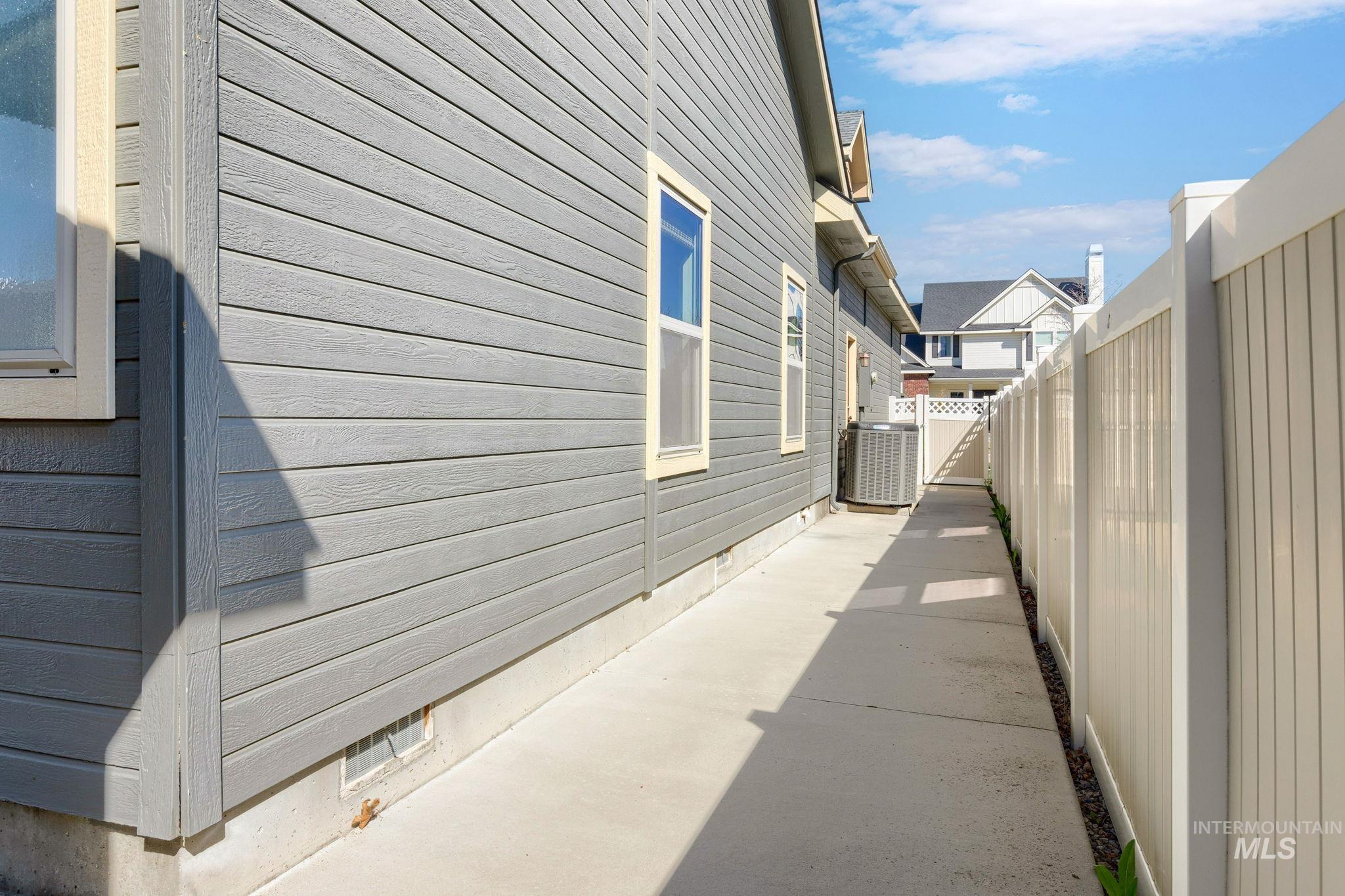 201 E Mikyl Ridge Loop, Nampa, Idaho 83686, 4 Bedrooms, 3 Bathrooms, Residential For Sale, Price $450,000,MLS 98980517