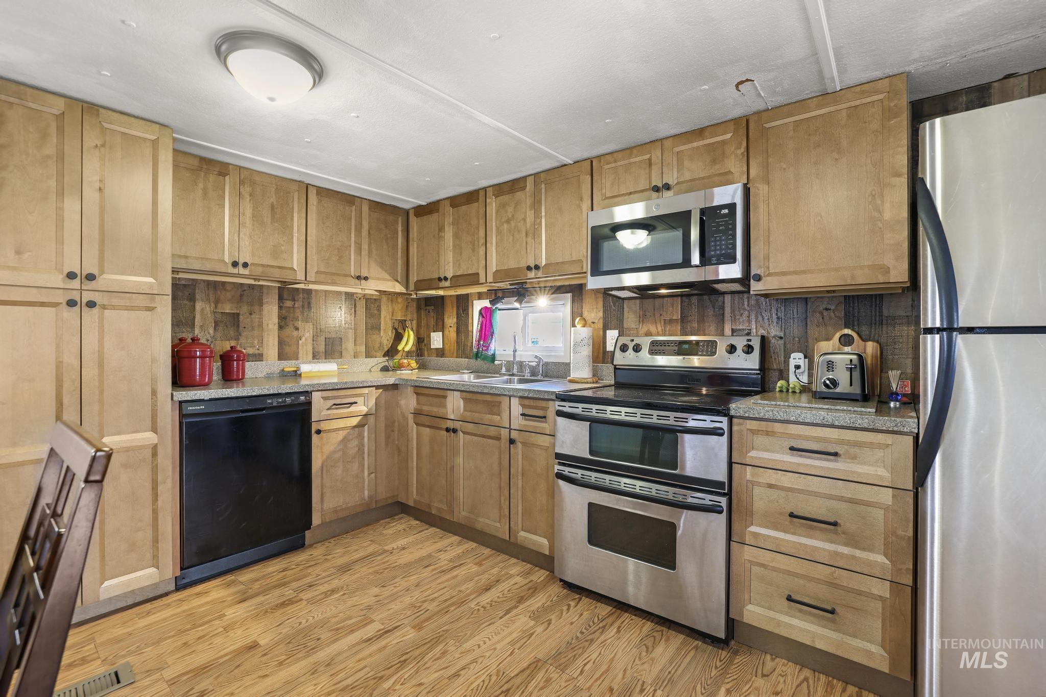 198 South Hills Rd, Twin Falls, Idaho 83301, 2 Bedrooms, 1 Bathroom, Residential For Sale, Price $55,000, 98980519