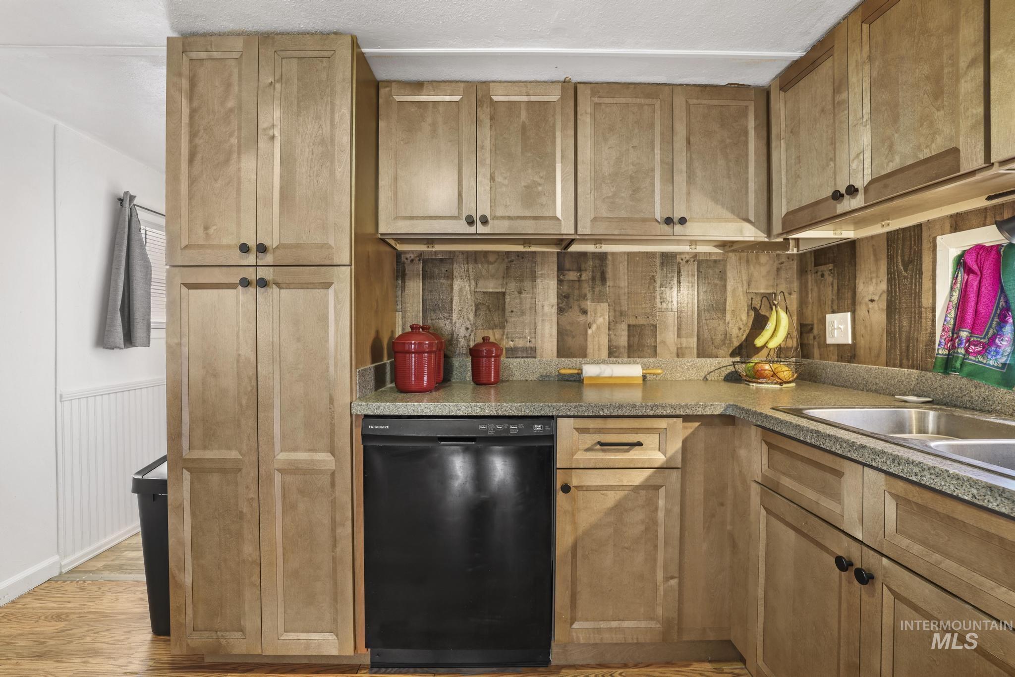 198 South Hills Rd, Twin Falls, Idaho 83301, 2 Bedrooms, 1 Bathroom, Residential For Sale, Price $55,000, 98980519