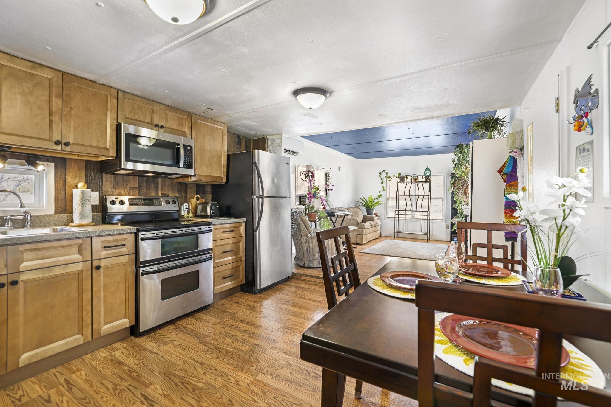198 South Hills Rd, Twin Falls, Idaho 83301, 2 Bedrooms, 1 Bathroom, Residential For Sale, Price $49,500,MLS 98980519