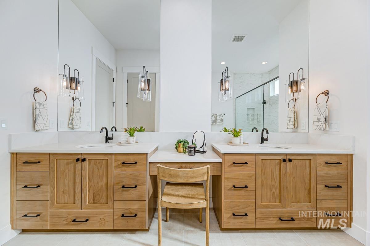 21726 Appaloosa Ave, Star, Idaho 83669, 4 Bedrooms, 3.5 Bathrooms, Residential For Sale, Price $1,127,044,MLS 98980520