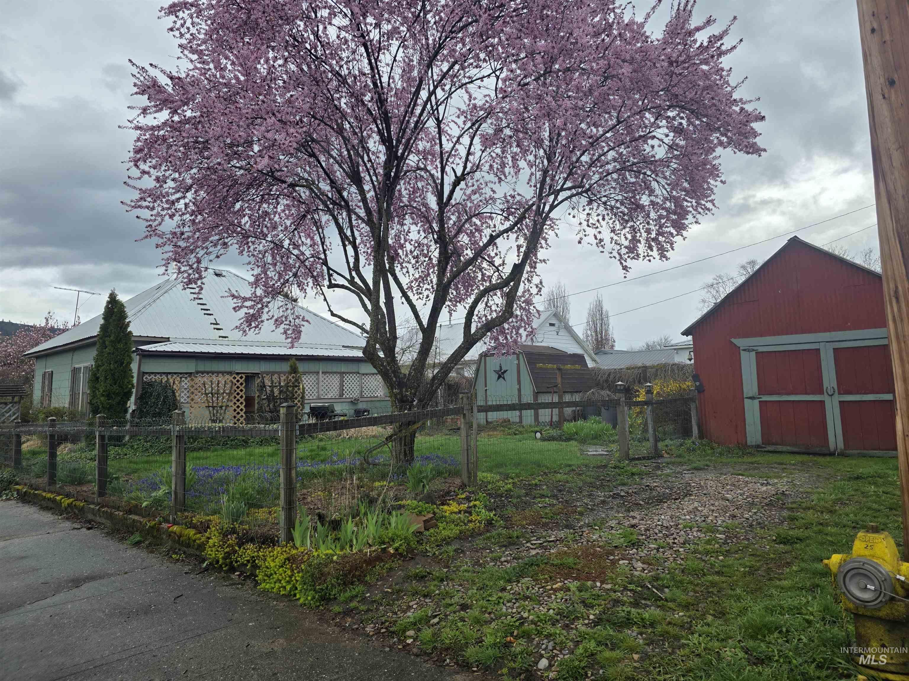 504 Idaho St, Kamiah, Idaho 83536, 2 Bedrooms, 1 Bathroom, Residential For Sale, Price $185,000,MLS 98980523