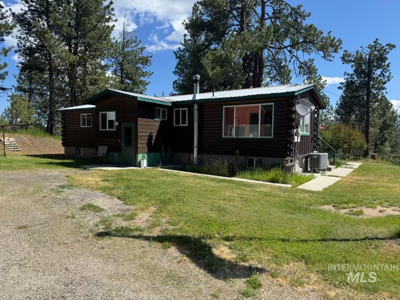 643 S Main Street, Cascade, Idaho 83611, 3 Bedrooms, 3 Bathrooms, Residential For Sale, Price $679,000, 98980524