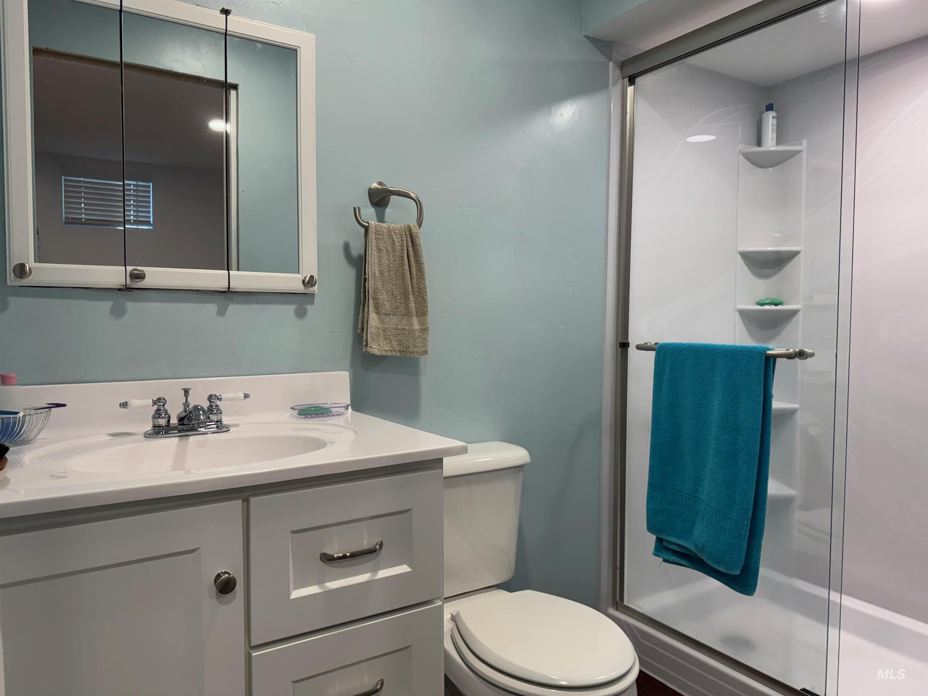 643 S Main Street, Cascade, Idaho 83611, 3 Bedrooms, 3 Bathrooms, Residential For Sale, Price $679,000, 98980524