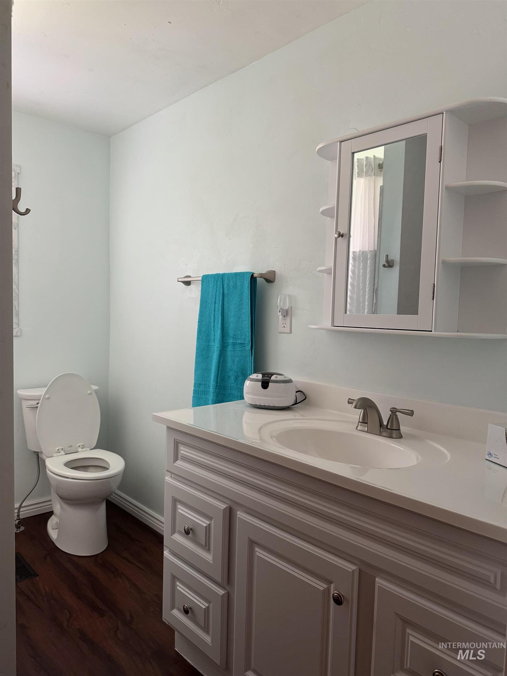 643 S Main Street, Cascade, Idaho 83611, 3 Bedrooms, 3 Bathrooms, Residential For Sale, Price $679,000, 98980524