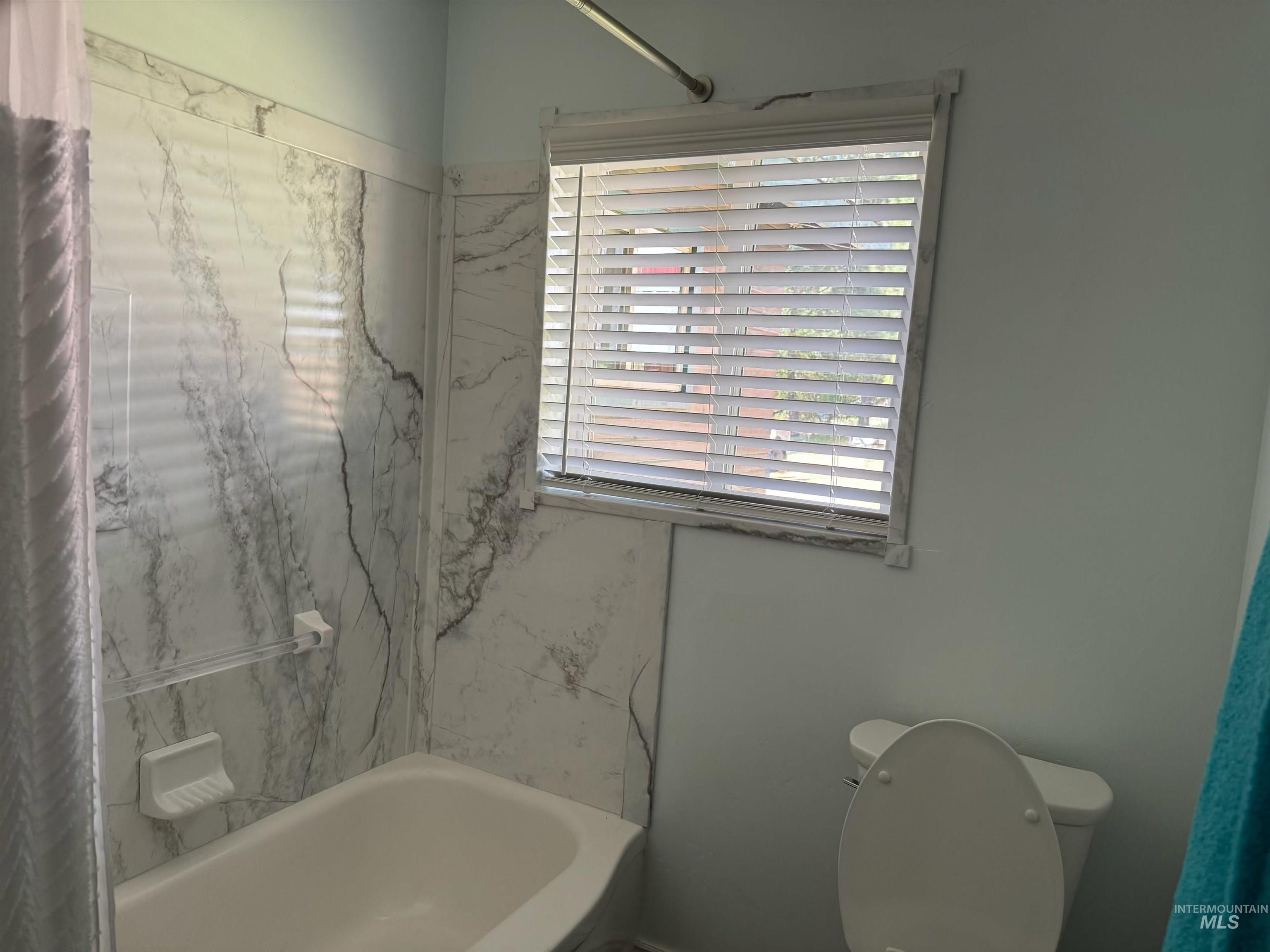 643 S Main Street, Cascade, Idaho 83611, 3 Bedrooms, 3 Bathrooms, Residential For Sale, Price $679,000, 98980524