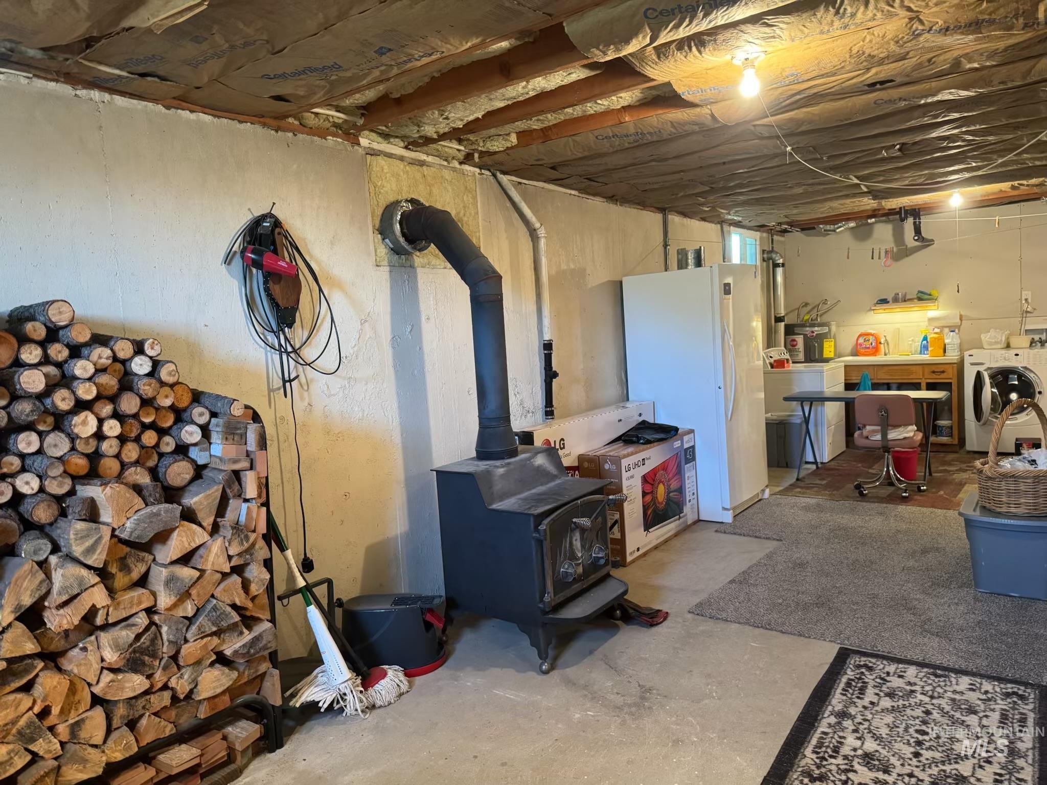 643 S Main Street, Cascade, Idaho 83611, 3 Bedrooms, 3 Bathrooms, Residential For Sale, Price $679,000, 98980524