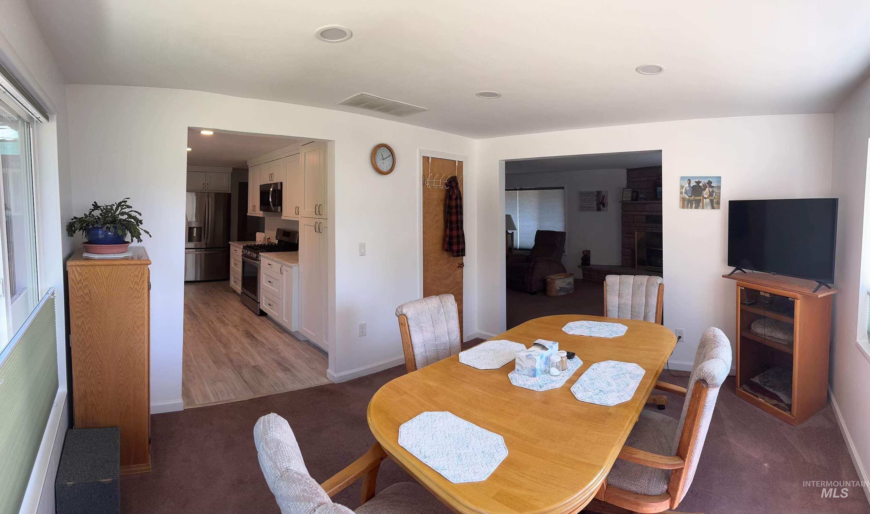 643 S Main Street, Cascade, Idaho 83611, 3 Bedrooms, 3 Bathrooms, Residential For Sale, Price $679,000, 98980524