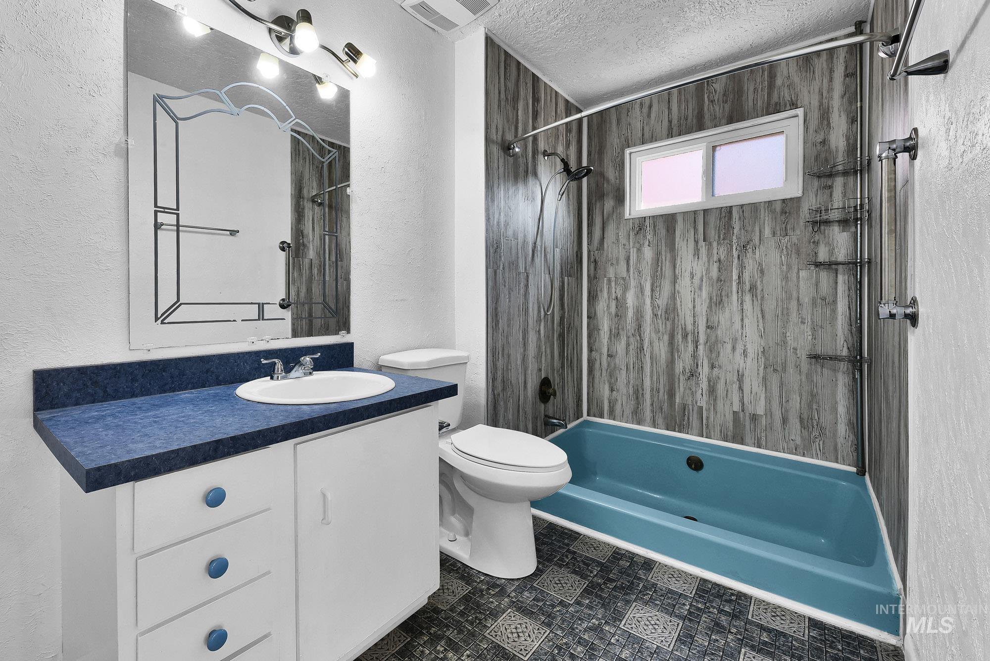 2015 Washington Ave, Caldwell, Idaho 83605, 6 Bedrooms, 4 Bathrooms, Residential For Sale, Price $489,000, 98980525