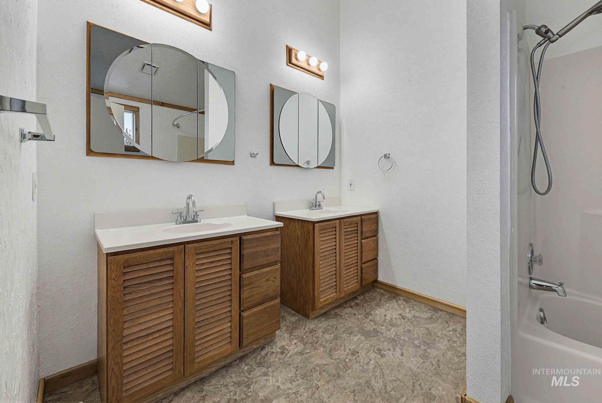 2015 Washington Ave, Caldwell, Idaho 83605, 6 Bedrooms, 4 Bathrooms, Residential For Sale, Price $489,000, 98980525