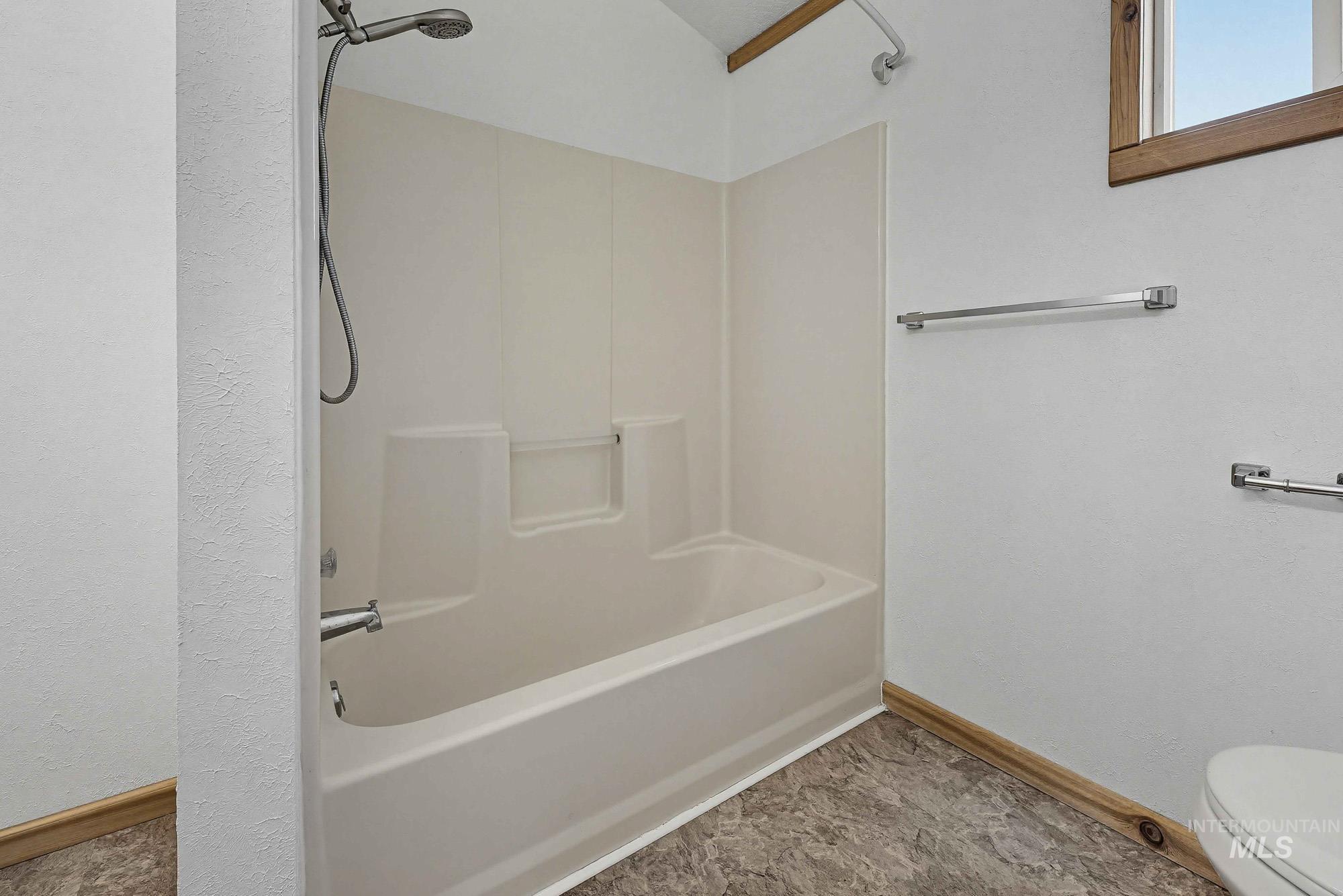 2015 Washington Ave, Caldwell, Idaho 83605, 6 Bedrooms, 4 Bathrooms, Residential For Sale, Price $489,000, 98980525