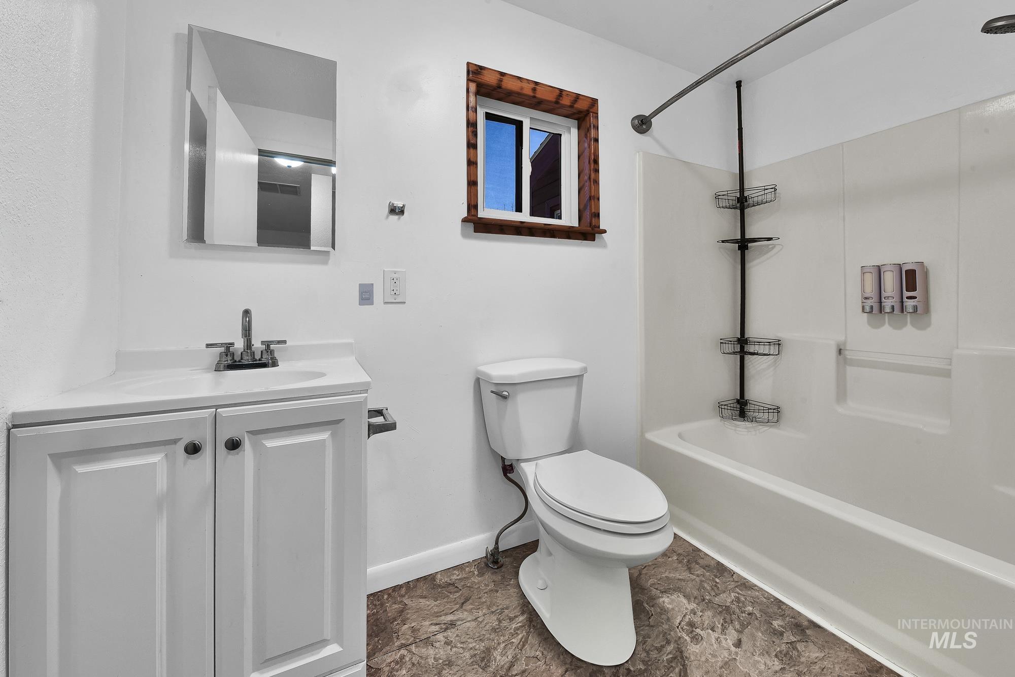 2015 Washington Ave, Caldwell, Idaho 83605, 6 Bedrooms, 4 Bathrooms, Residential For Sale, Price $489,000, 98980525