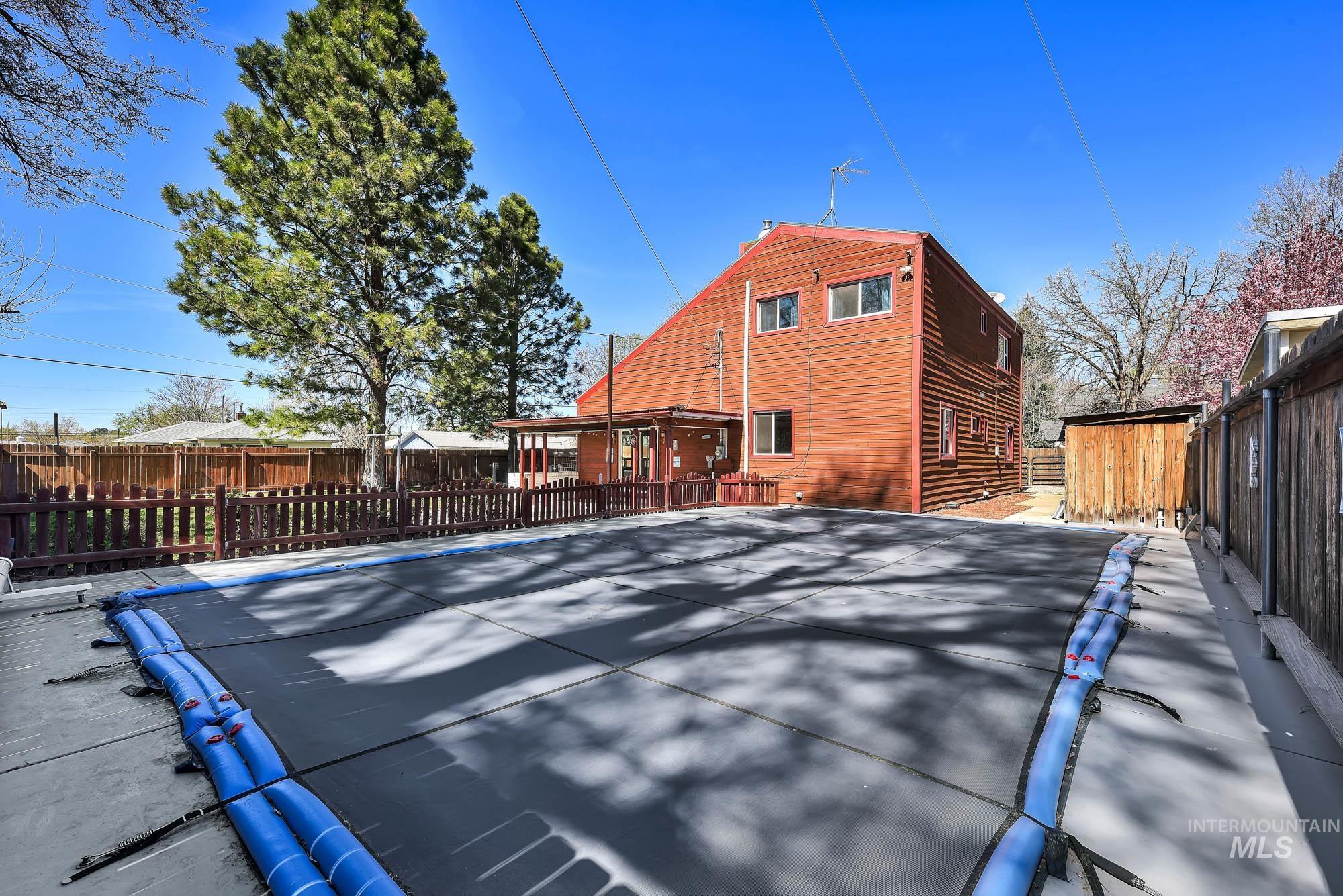 2015 Washington Ave, Caldwell, Idaho 83605, 6 Bedrooms, 4 Bathrooms, Residential For Sale, Price $489,000, 98980525