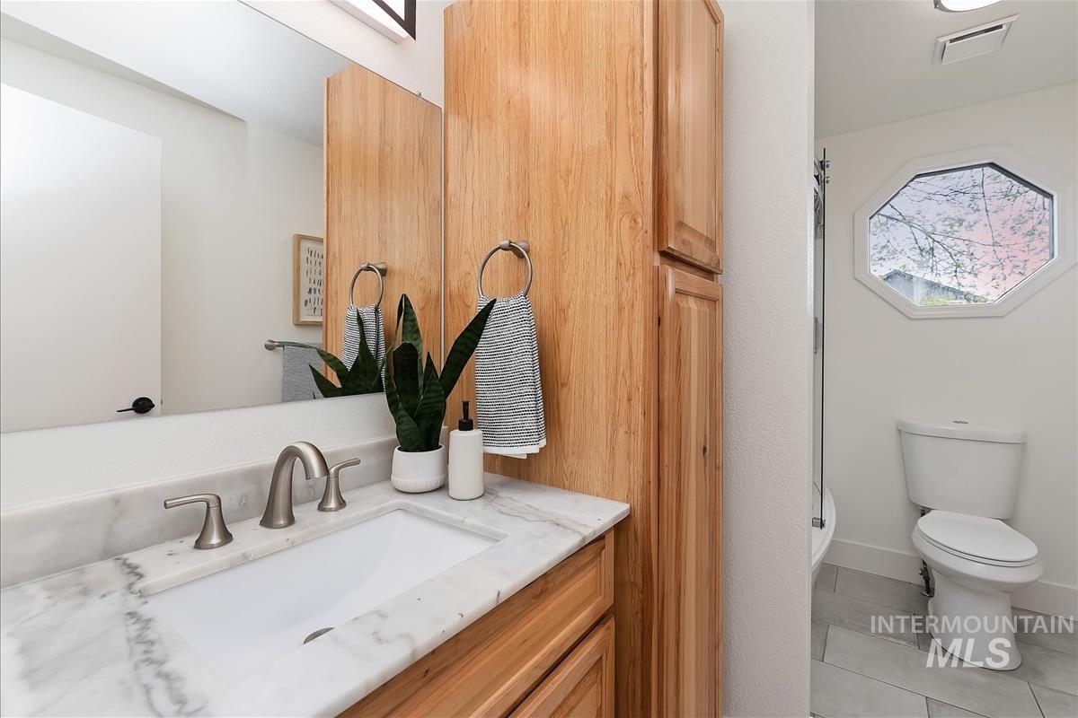 6779 Fairhill Pl, Boise, Idaho 83714, 3 Bedrooms, 2 Bathrooms, Residential For Sale, Price $649,900, 98980526