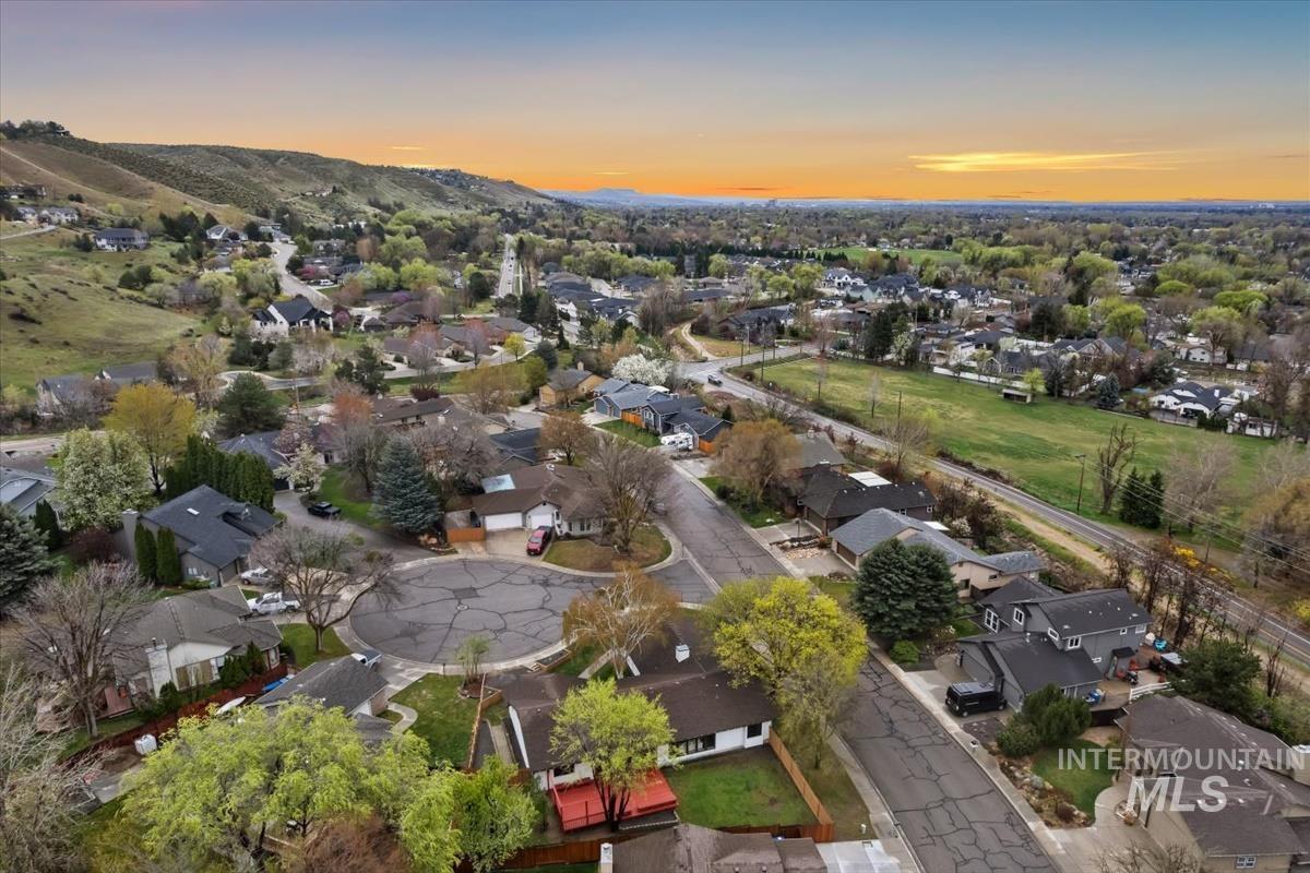 6779 Fairhill Pl, Boise, Idaho 83714, 3 Bedrooms, 2 Bathrooms, Residential For Sale, Price $649,900, 98980526