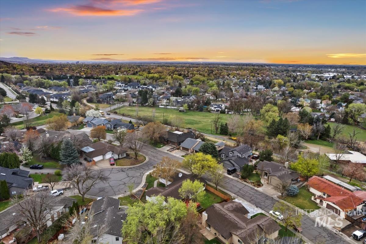 6779 Fairhill Pl, Boise, Idaho 83714, 3 Bedrooms, 2 Bathrooms, Residential For Sale, Price $649,900, 98980526