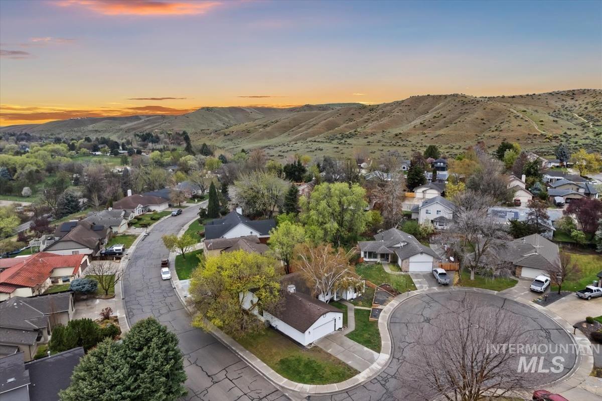6779 Fairhill Pl, Boise, Idaho 83714, 3 Bedrooms, 2 Bathrooms, Residential For Sale, Price $649,900, 98980526