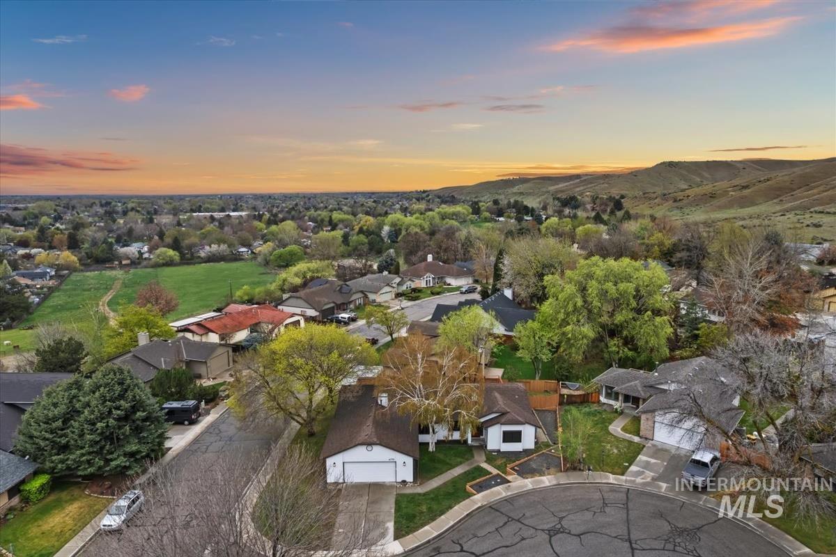 6779 Fairhill Pl, Boise, Idaho 83714, 3 Bedrooms, 2 Bathrooms, Residential For Sale, Price $649,900, 98980526