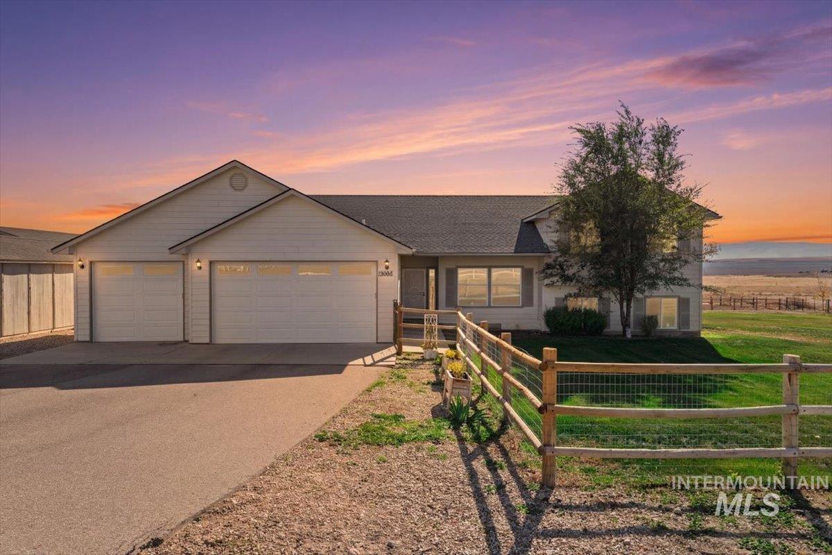 13983 Santa Rita Drive, Nampa, Idaho 83686, 6 Bedrooms, 3 Bathrooms, Residential For Sale, Price $815,000,MLS 98980527