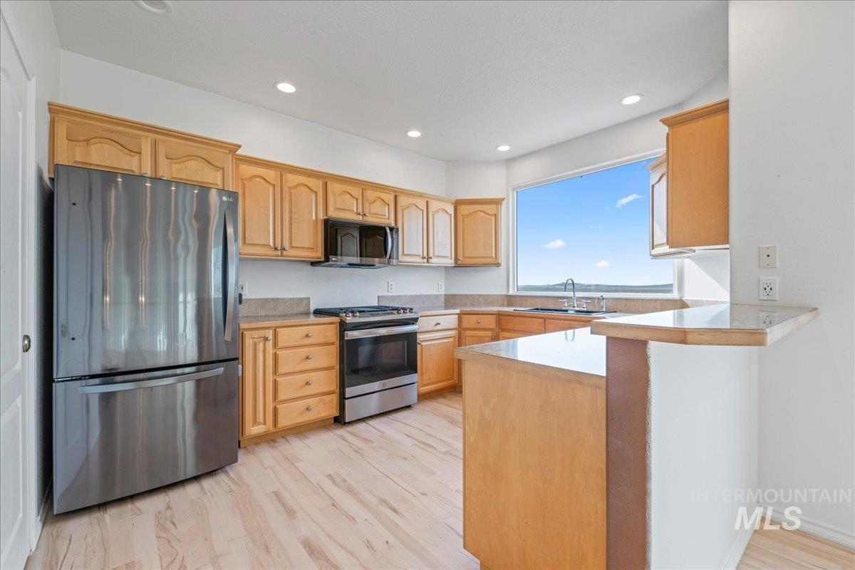 13983 Santa Rita Drive, Nampa, Idaho 83686, 6 Bedrooms, 3 Bathrooms, Residential For Sale, Price $815,000,MLS 98980527