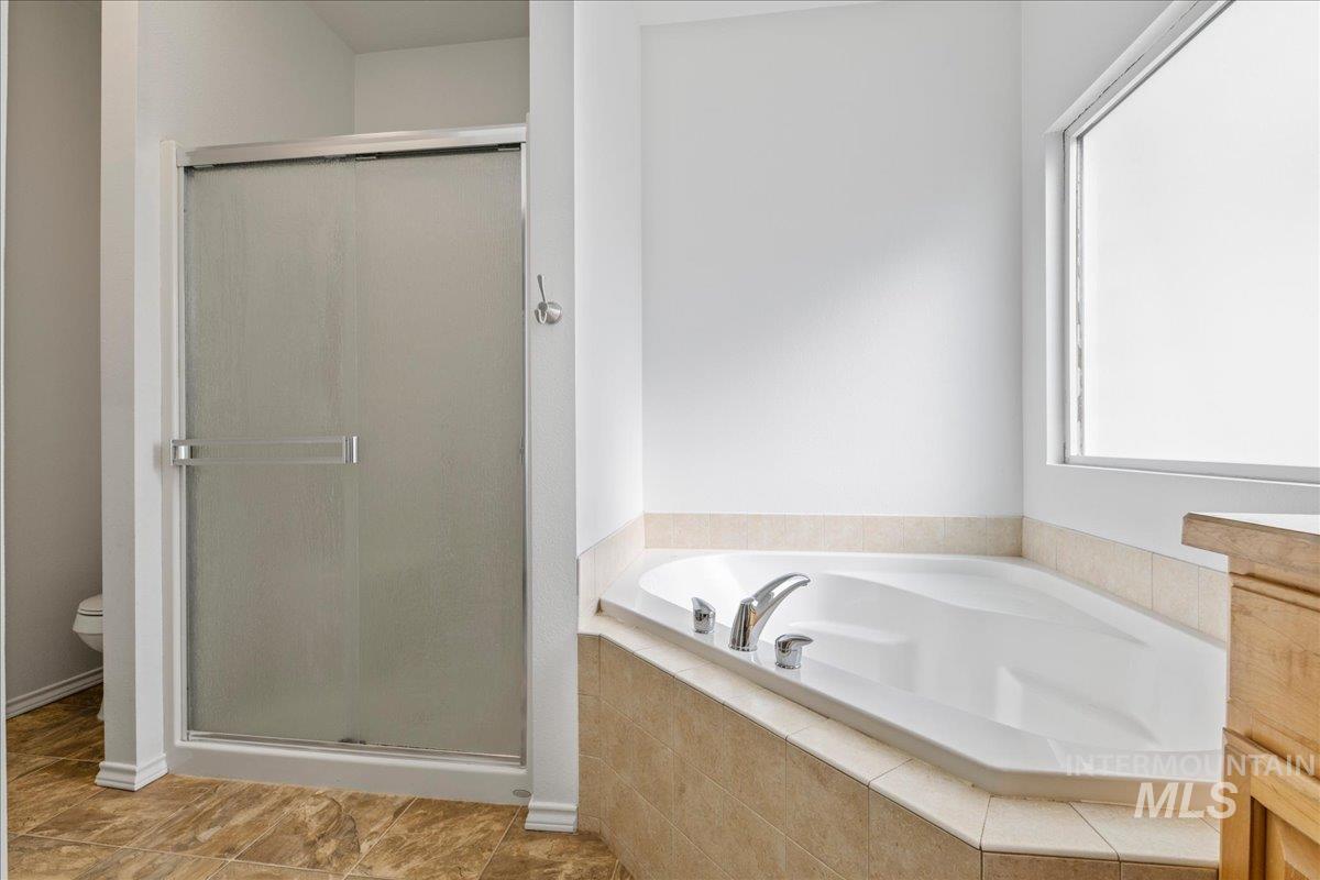 13983 Santa Rita Drive, Nampa, Idaho 83686, 6 Bedrooms, 3 Bathrooms, Residential For Sale, Price $815,000,MLS 98980527