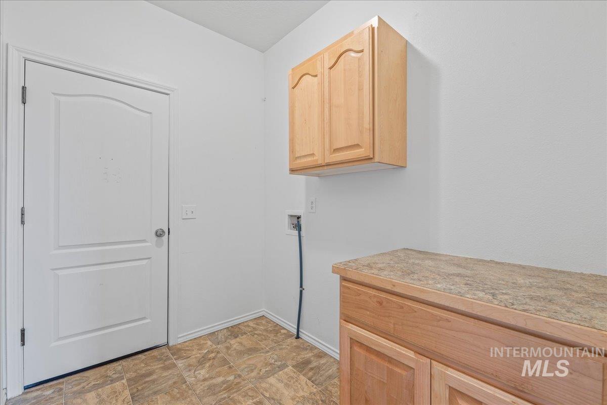 13983 Santa Rita Drive, Nampa, Idaho 83686, 6 Bedrooms, 3 Bathrooms, Residential For Sale, Price $815,000,MLS 98980527