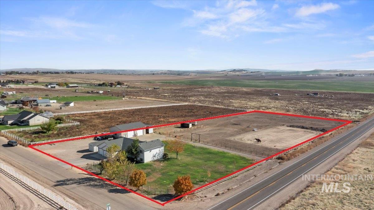 13983 Santa Rita Drive, Nampa, Idaho 83686, 6 Bedrooms, 3 Bathrooms, Residential For Sale, Price $815,000,MLS 98980527