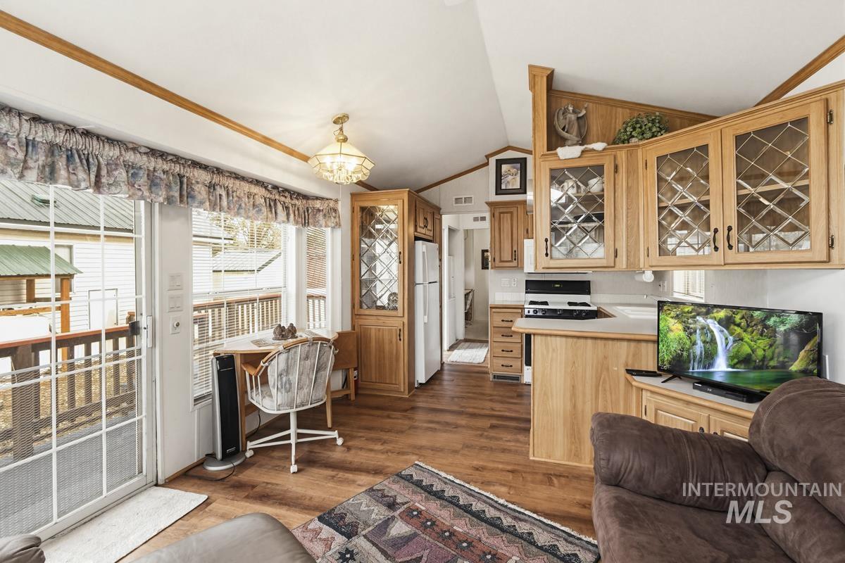 25 E Street, Cascade, Idaho 83611, 1 Bedroom, 1 Bathroom, Residential For Sale, Price $180,000,MLS 98980528