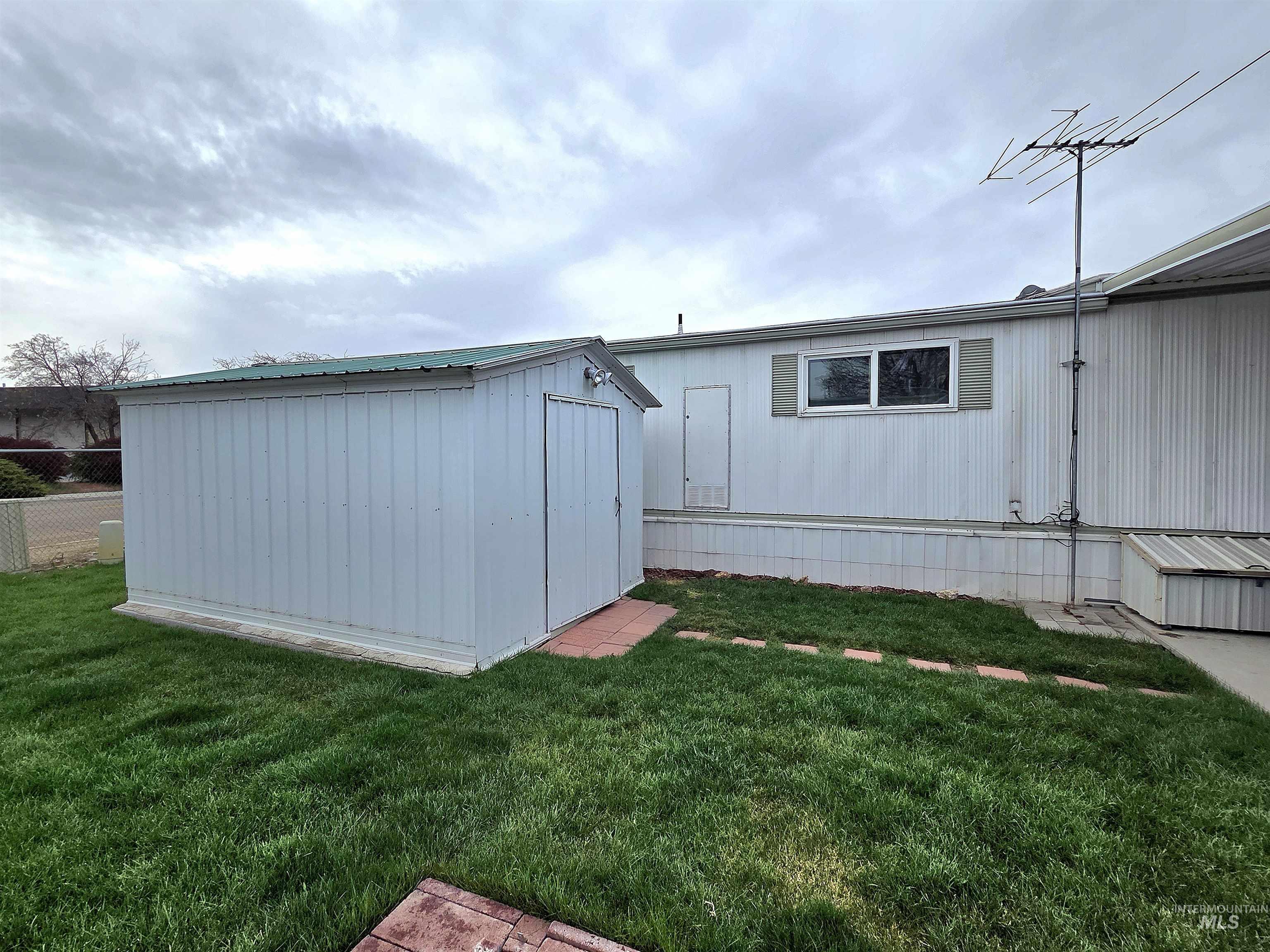 2205 E Linden St Trlr 91, Caldwell, Idaho 83605-5983, 2 Bedrooms, 1 Bathroom, Residential For Sale, Price $79,900, 98980530