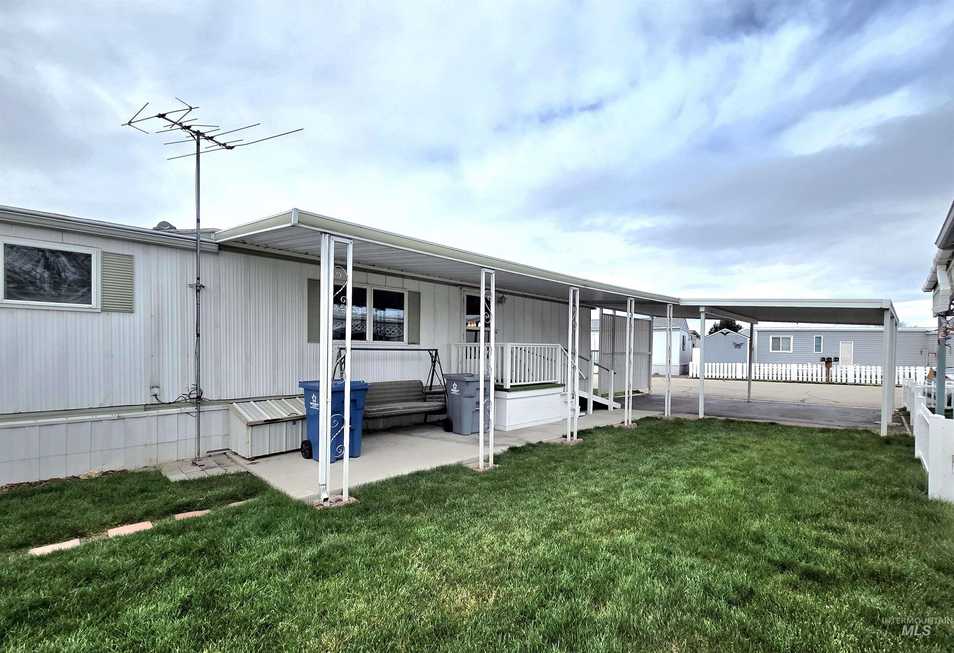 2205 E Linden St Trlr 91, Caldwell, Idaho 83605-5983, 2 Bedrooms, 1 Bathroom, Residential For Sale, Price $79,900, 98980530