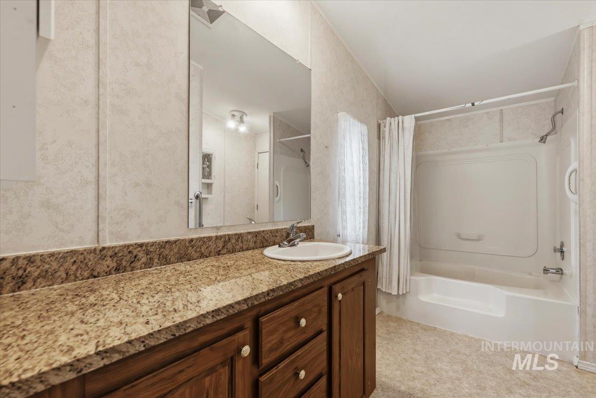 9390 W Ustick Rd., Boise, Idaho 83704, 3 Bedrooms, 2 Bathrooms, Residential For Sale, Price $149,900,MLS 98980532