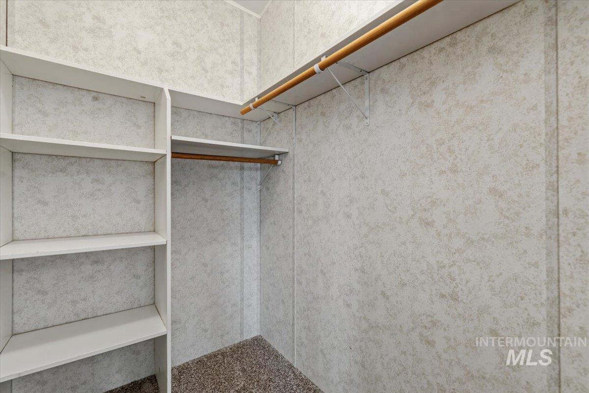 9390 W Ustick Rd., Boise, Idaho 83704, 3 Bedrooms, 2 Bathrooms, Residential For Sale, Price $149,900,MLS 98980532