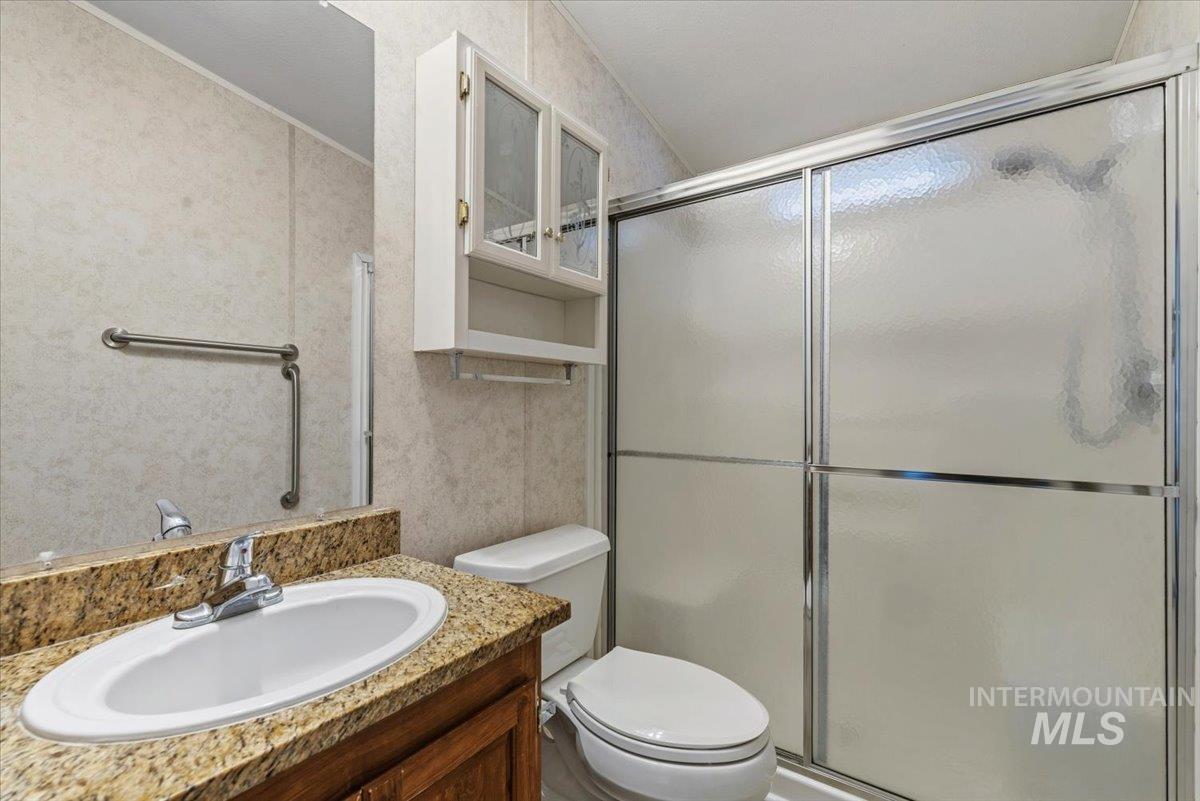 9390 W Ustick Rd., Boise, Idaho 83704, 3 Bedrooms, 2 Bathrooms, Residential For Sale, Price $149,900,MLS 98980532