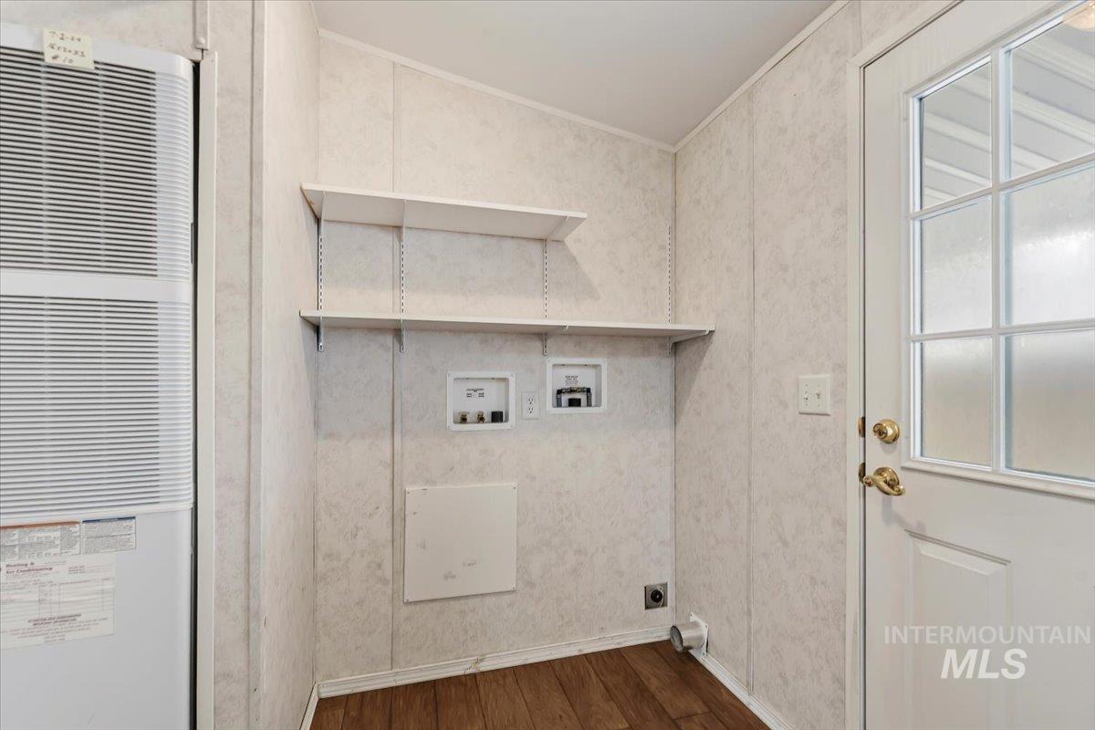 9390 W Ustick Rd., Boise, Idaho 83704, 3 Bedrooms, 2 Bathrooms, Residential For Sale, Price $149,900,MLS 98980532