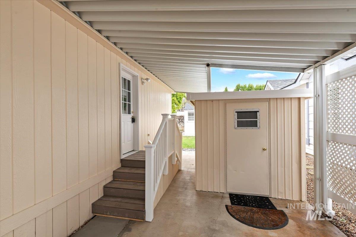 9390 W Ustick Rd., Boise, Idaho 83704, 3 Bedrooms, 2 Bathrooms, Residential For Sale, Price $149,900,MLS 98980532