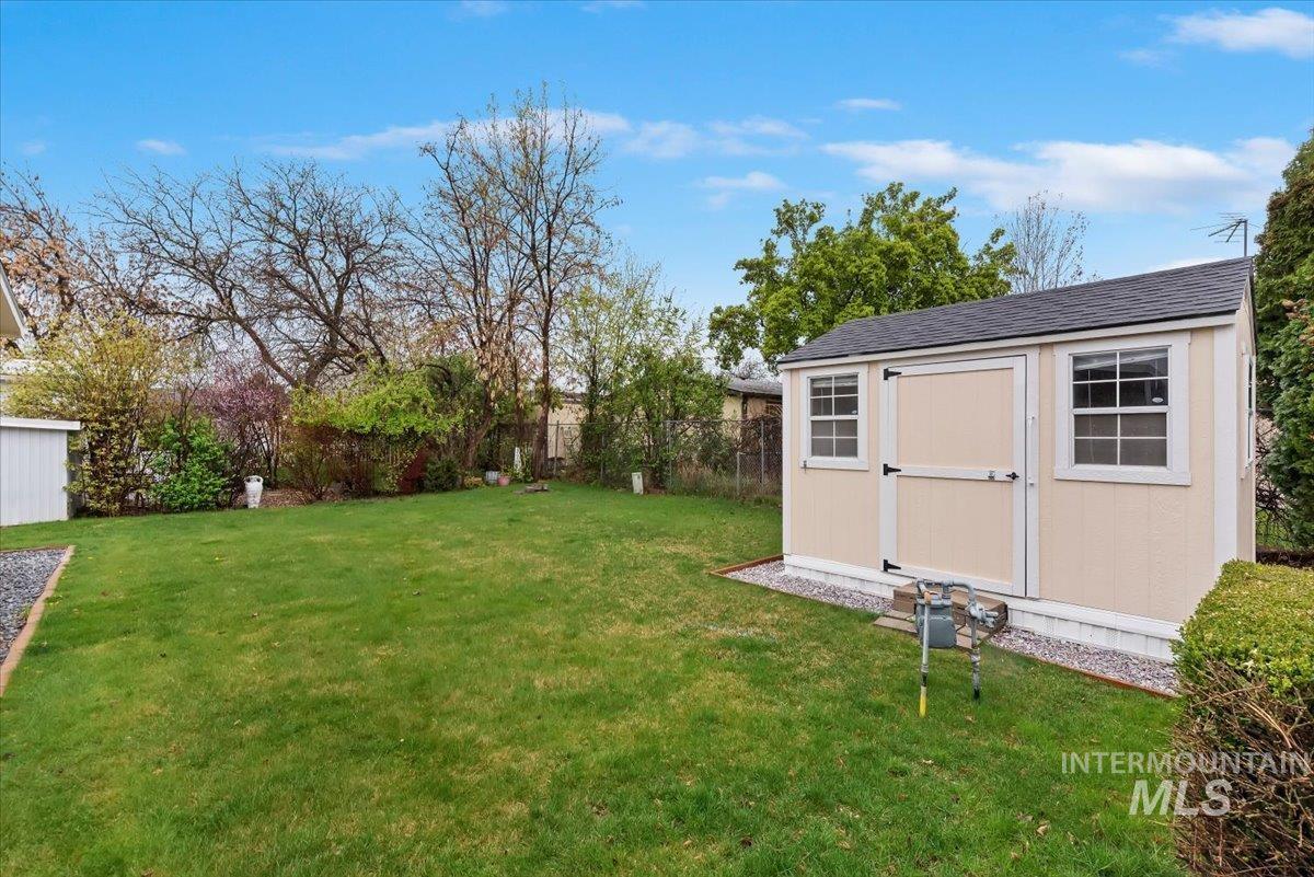 9390 W Ustick Rd., Boise, Idaho 83704, 3 Bedrooms, 2 Bathrooms, Residential For Sale, Price $149,900,MLS 98980532