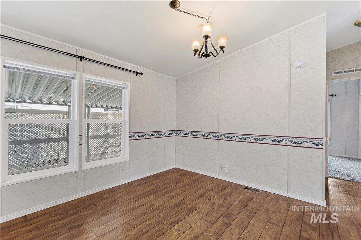 9390 W Ustick Rd., Boise, Idaho 83704, 3 Bedrooms, 2 Bathrooms, Residential For Sale, Price $149,900,MLS 98980532