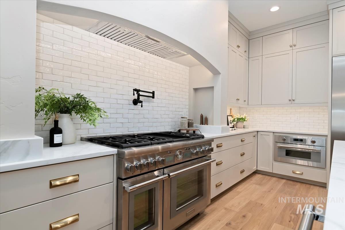 196 N Timber Wolf Pl, Eagle, Idaho 83616, 4 Bedrooms, 3.5 Bathrooms, Residential For Sale, Price $1,274,900,MLS 98980533