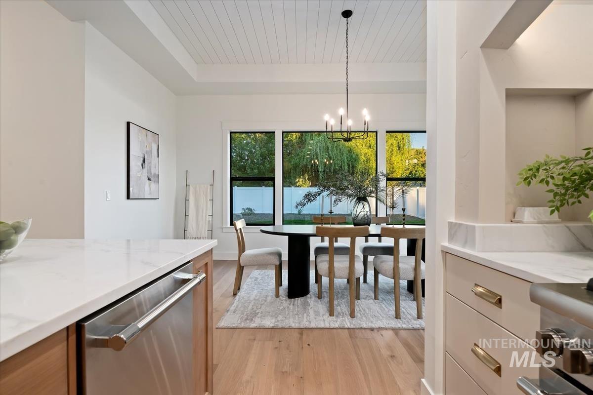 196 N Timber Wolf Pl, Eagle, Idaho 83616, 4 Bedrooms, 3.5 Bathrooms, Residential For Sale, Price $1,274,900,MLS 98980533